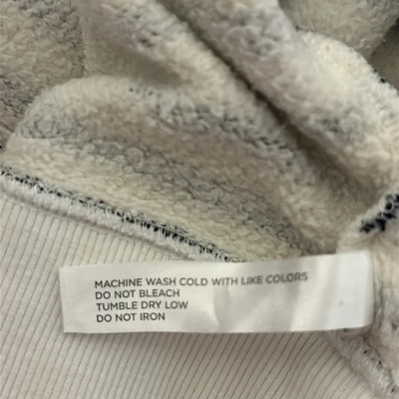 Tuckernuck Striped Natasha Logo Crew Neck Pullover Sweatshirt Sz Medium Sporty - Picture 9 of 9